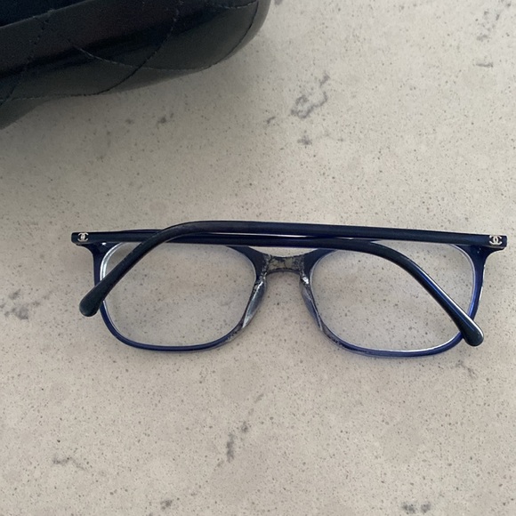 Chanel eyeglass frames - Picture 3 of 7